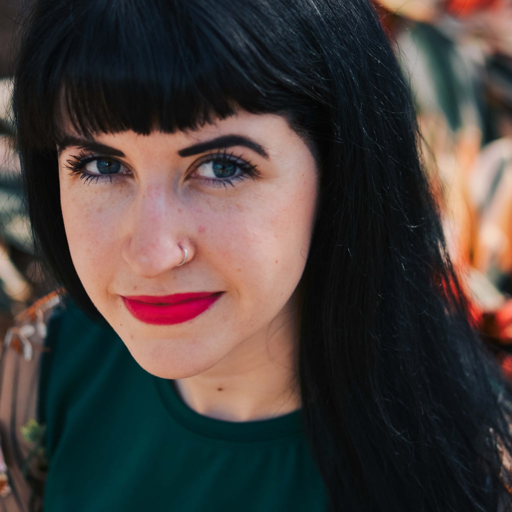 A portrait of Heather Peter.